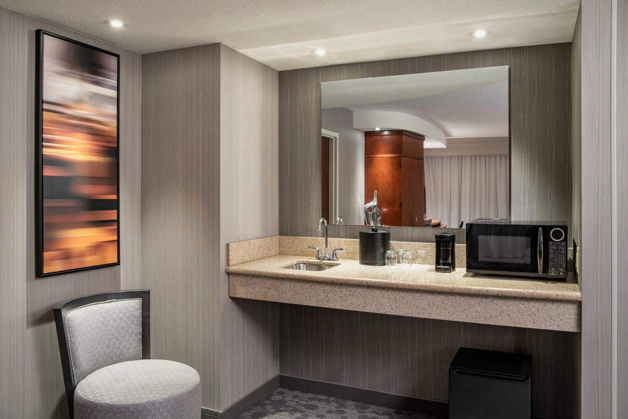 Hotel Courtyard By Marriott Edmonton West Exterior foto